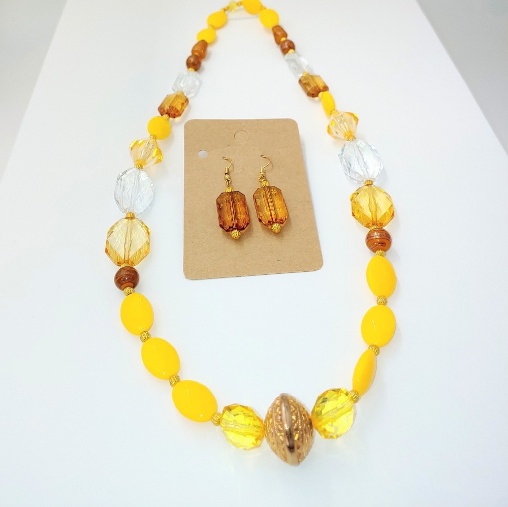 2472NE014. Handmade 2 pc. Yellow Gold Necklace Set - Picture 5 of 8